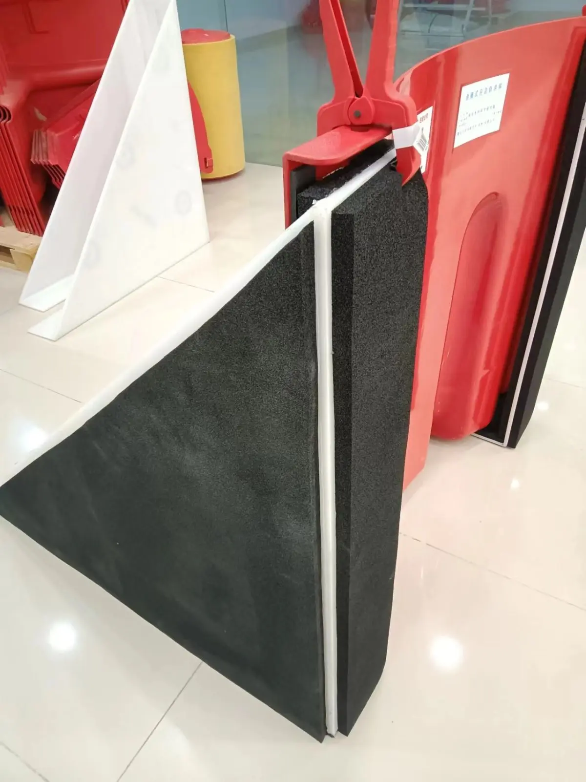 DS105 100cm high gable end flood barrier