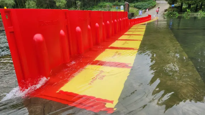 FF105 100cm high ABS straight flood barrier