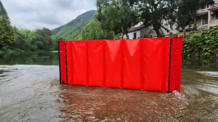 FF210 55cm high flexible PVC straight flood control barrier